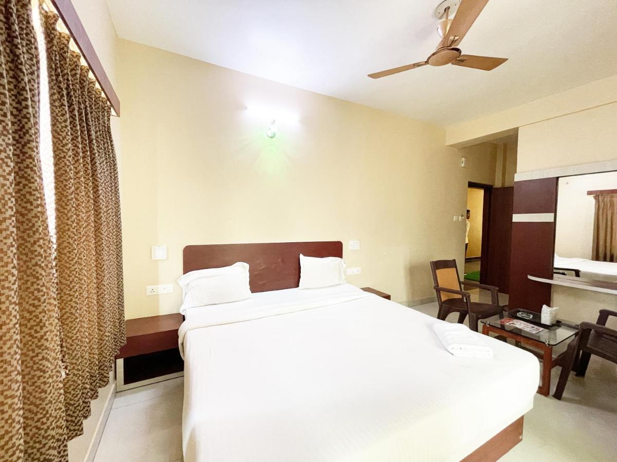 Hotel Golden Wave Пурі Екстер'єр фото