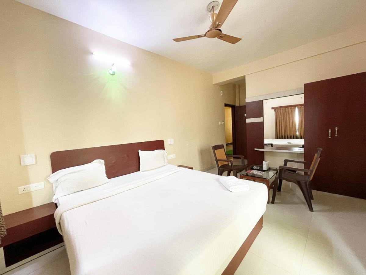 Hotel Golden Wave Пурі Екстер'єр фото