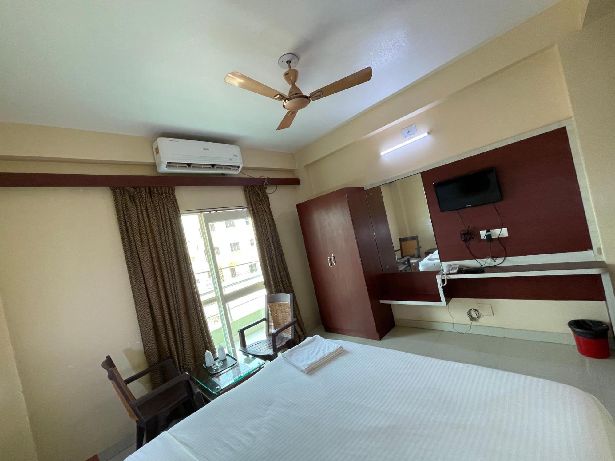 Hotel Golden Wave Пурі Екстер'єр фото